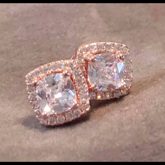 Nina & Grace Jewelry - ⬇️$49Brand new Swarovski crystal & 18kgp/925 studs
